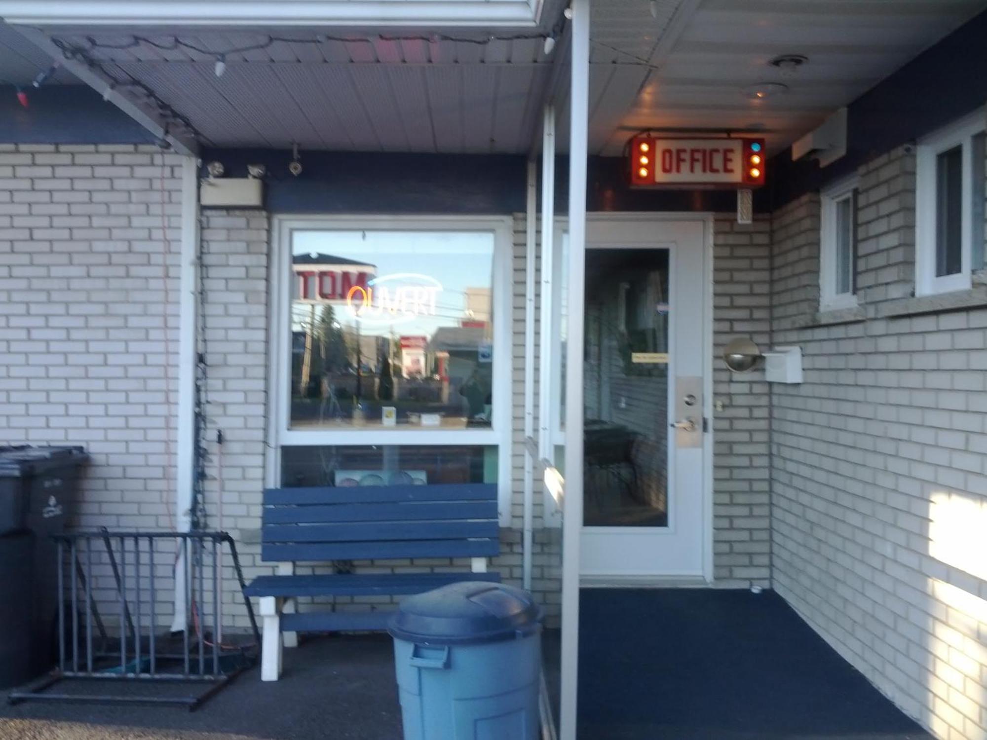 Motel Montgolfiere Jp Saint-Jean-sur-Richelieu Kültér fotó