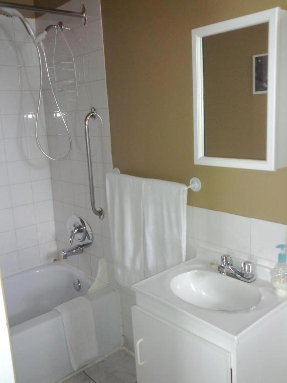 Motel Montgolfiere Jp Saint-Jean-sur-Richelieu Szoba fotó