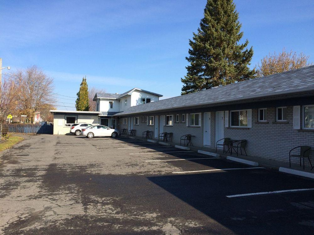 Motel Montgolfiere Jp Saint-Jean-sur-Richelieu Kültér fotó