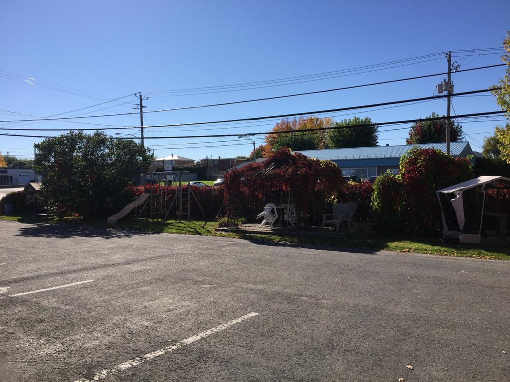Motel Montgolfiere Jp Saint-Jean-sur-Richelieu Kültér fotó