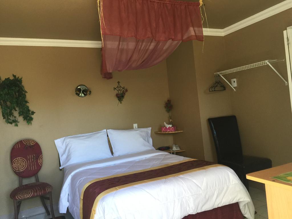 Motel Montgolfiere Jp Saint-Jean-sur-Richelieu Kültér fotó