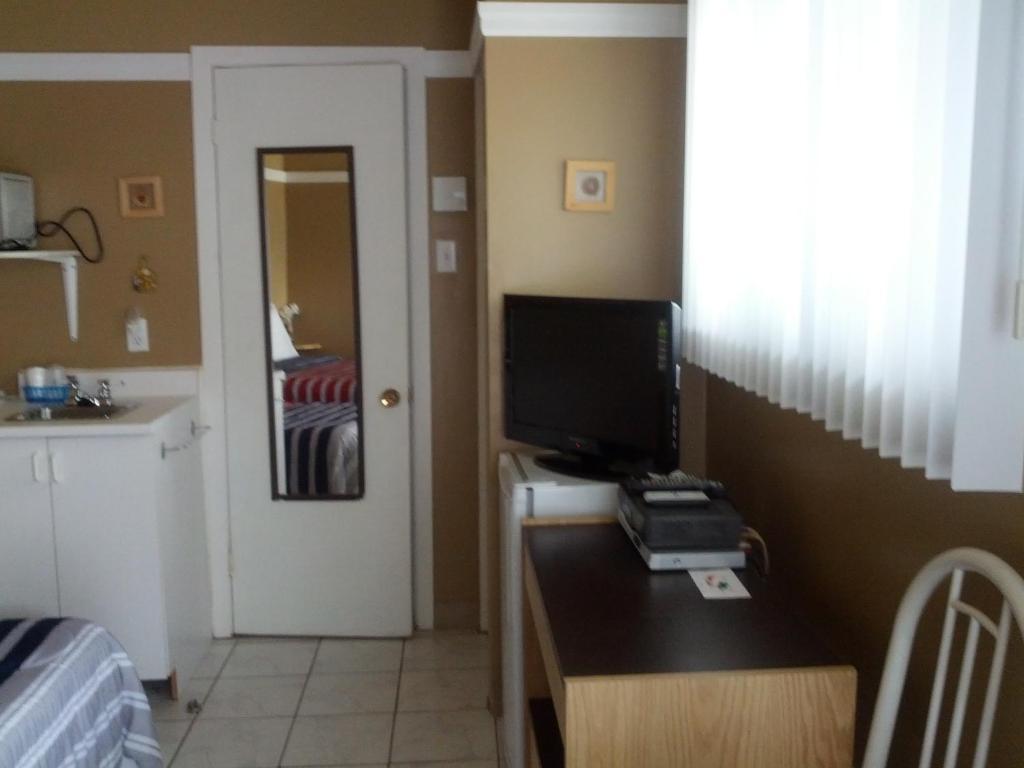 Motel Montgolfiere Jp Saint-Jean-sur-Richelieu Szoba fotó
